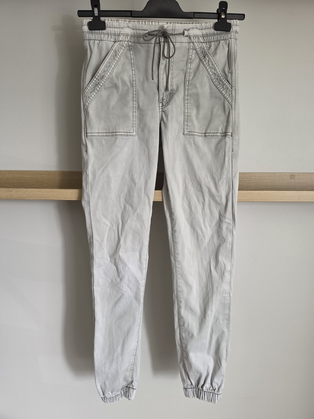 American Eagle Outfitters Light Gray Drawstring Joggers with Patch Pockets